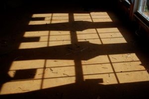 Свет, разделяющий и объединяющий пространства Свет, разделяющий и объединяющий пространства
